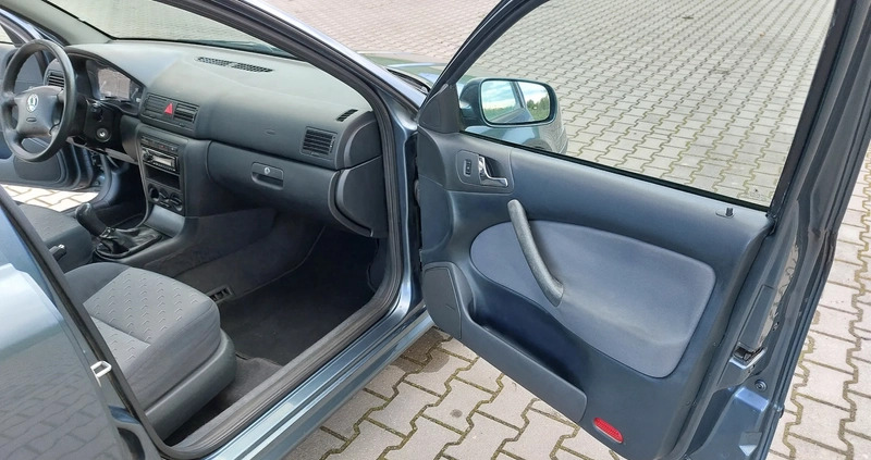 Skoda Octavia cena 8200 przebieg: 302530, rok produkcji 2005 z Pionki małe 172